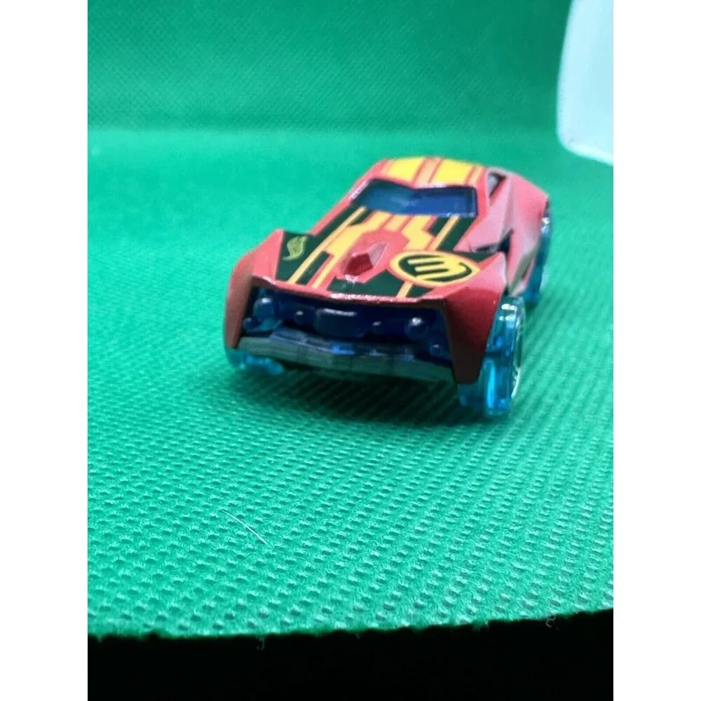 Hot Wheels Urban Agent 2008‎ Red Blue Wheels DieCast 1:64